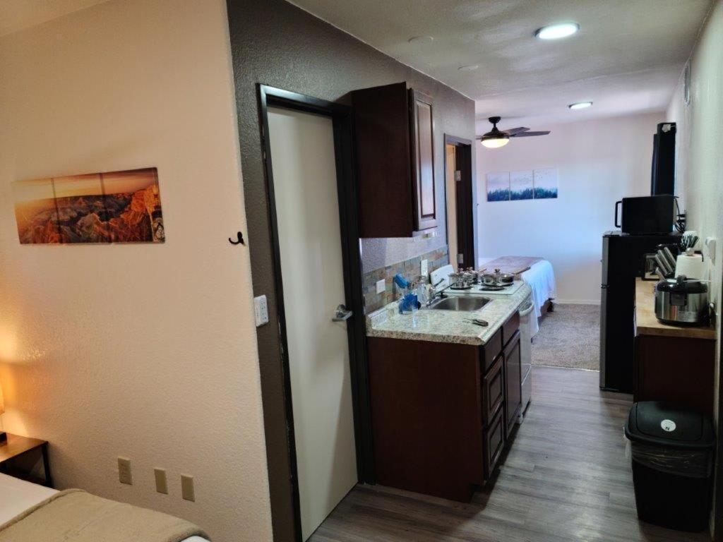 069B Comfortable Suite With Kitchenette And King Bed Near South Rim Sleeps 4 فالي المظهر الخارجي الصورة